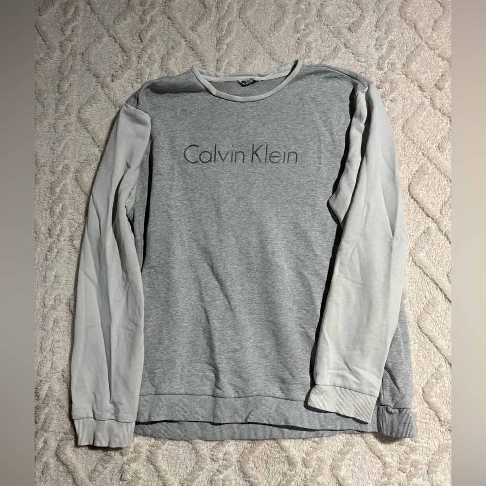 Calvin Klein sweater X-Large